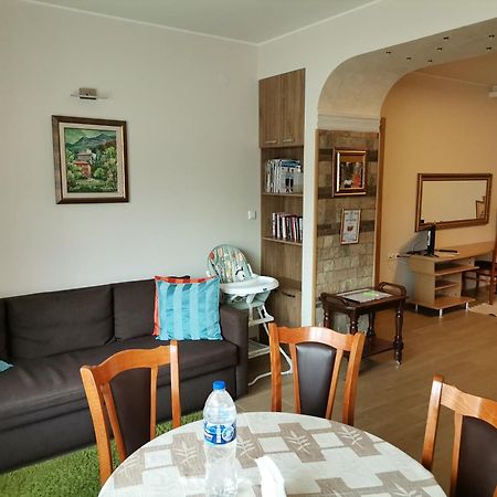 Guest Apartment Monarch Szmoljan Kültér fotó